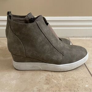 Women's Wedge Sneakers